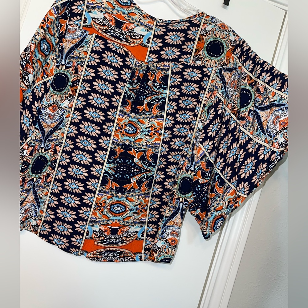 Bright pattern blouse - Picture 3 of 4